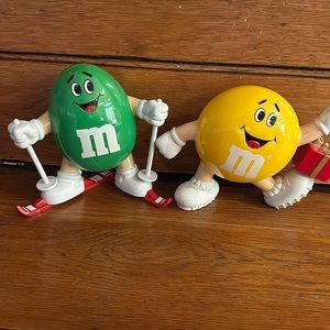 2 x M&M’S Vintage Christmas Holiday Winter Candy Dispensers approx 7 inches tall